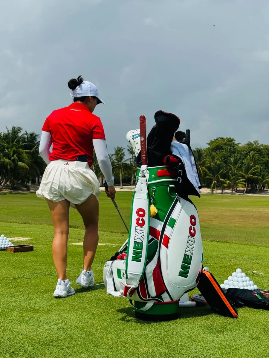 Golfista de la Selección Nacional Femenil de México